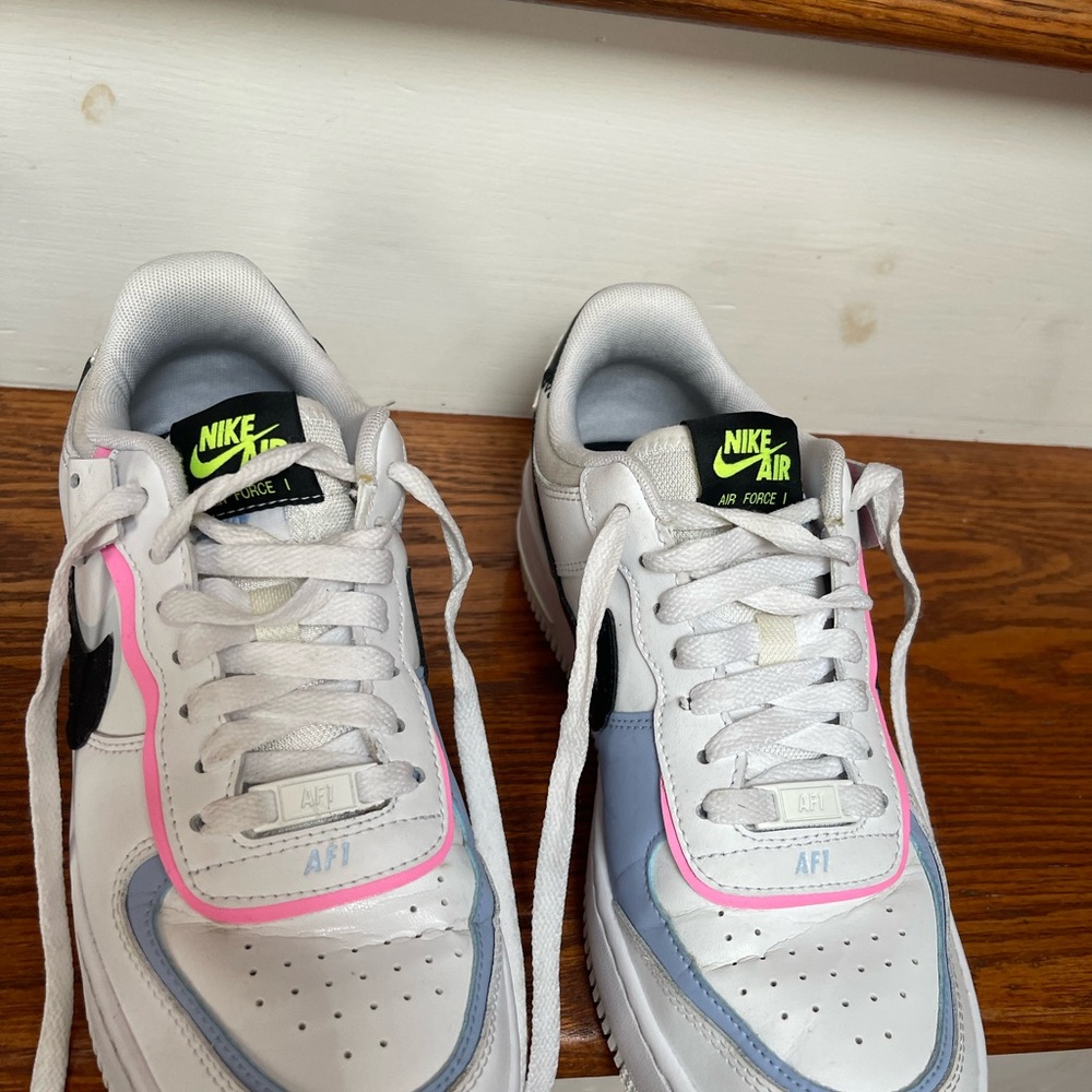 Sneakers - Picture 3 of 4